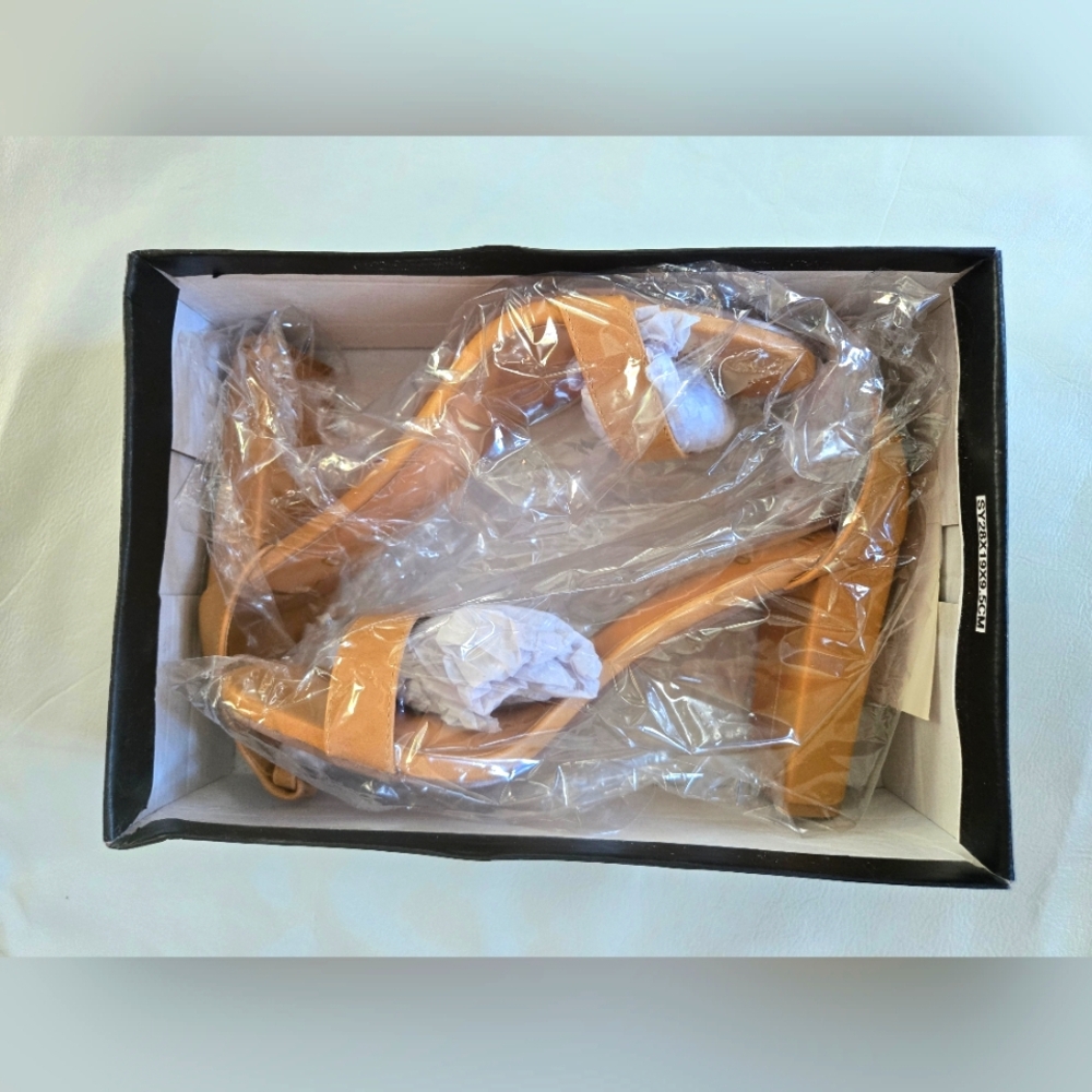 NEW💫 - Lulu's Taylor Naked Heels Size 8.5 - Picture 4 of 9